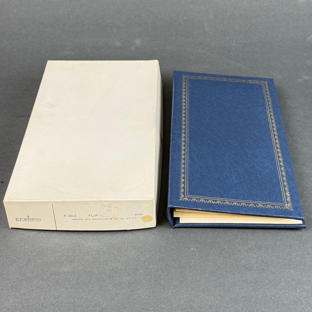 CR Gibson Vintage Flip Photo Album K 362 Blue Gold Border 100 Snapshots